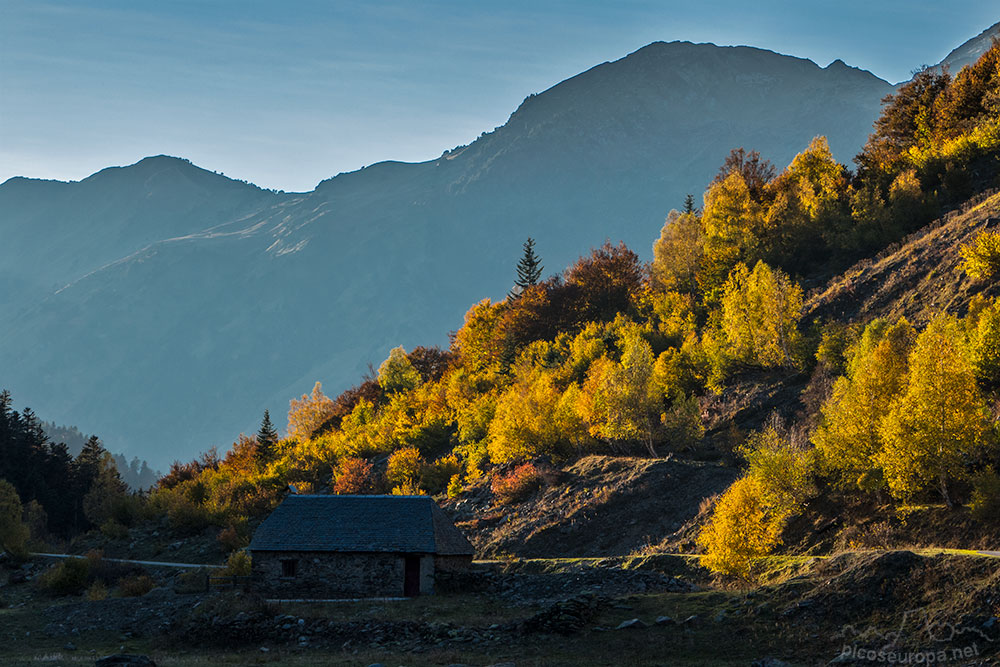 En los alrededores del Salt deth Pish en la Vall d'Aran, Pirineos, Catalunya.